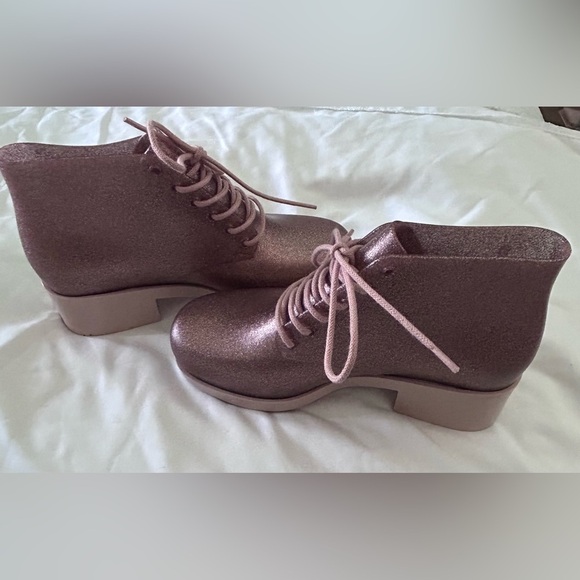 Mini Melissa Original Mel Platform Lace Up Girls Pink Glitter Boots Size 2 - Picture 4 of 9
